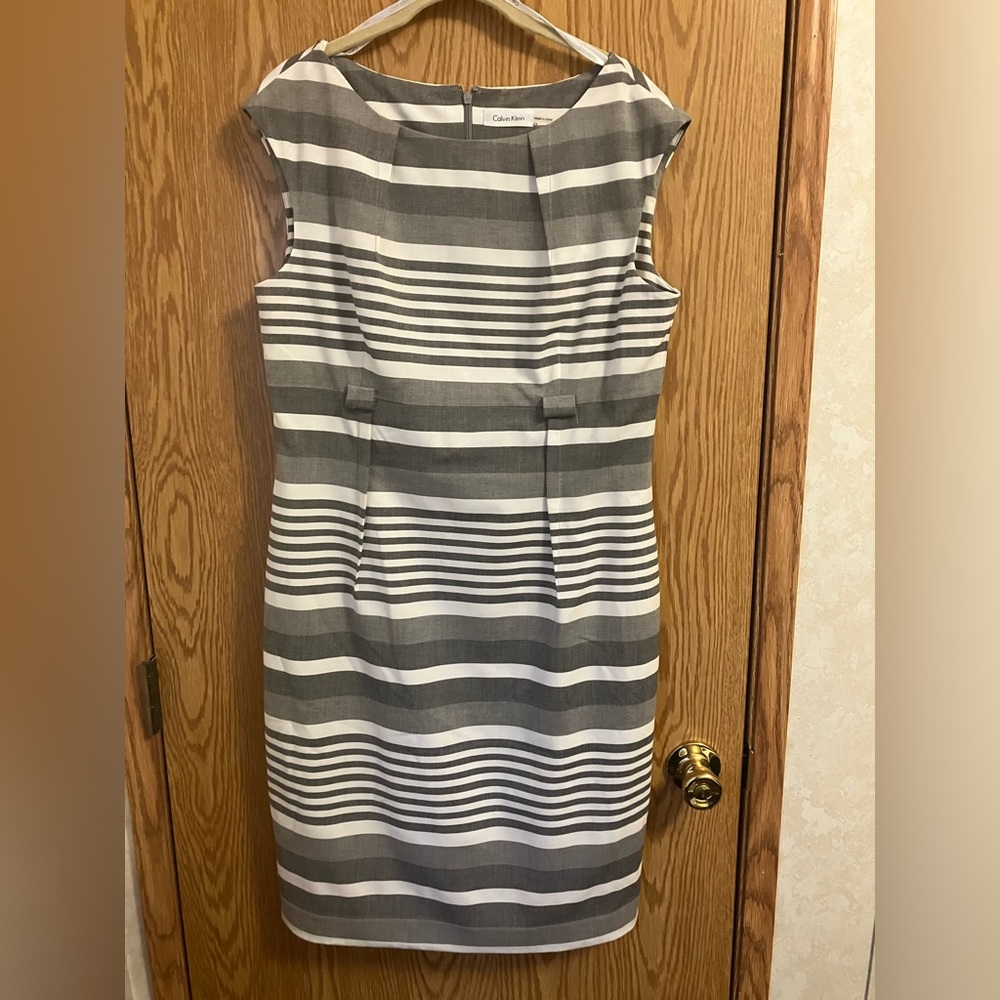 Calvin Klein Gray and‎ White Striped Midi Sheath Dress size 12 zip back